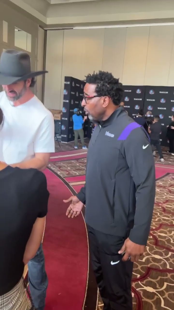 Jared Allen \u0026 Cris Carter Looking at Hall of Fame Necklaces ?